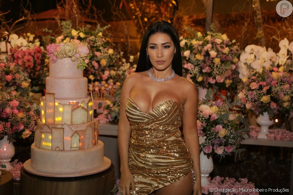 simaria vestido dourado