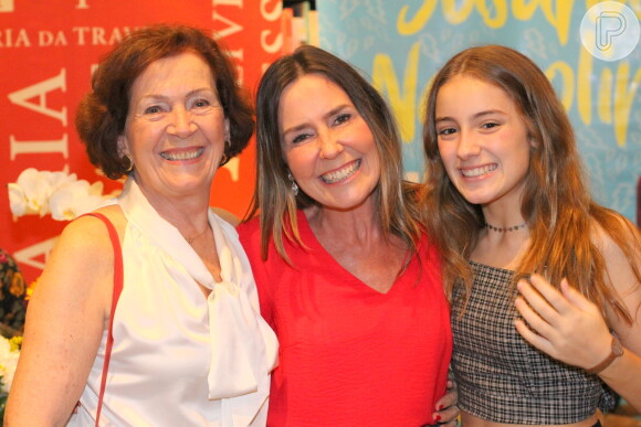 Susana Naspolini impressionou pela semelhança com a mãe e a filha, Júlia, de 13 anos, ao lançar sua biografia nesta quinta-feira, 27 de junho de 2019