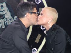 Xuxa Meneghel beija namorado ao lançar &#039;Dancing Brasil 5&#039; e promete: &#039;Vou ousar&#039;
