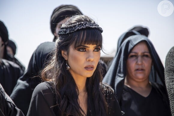 Na novela 'Jezabel', Anaid (Brendha Haddad) fica triste ao entrar no templo para um ritual no capítulo de segunda-feira, 8 de julho de 2019