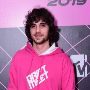 Fiuk, namorado de Isabella Scherer, foi ao MTV MIAW