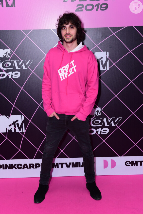 Fiuk, namorado de Isabella Scherer, foi ao MTV MIAW