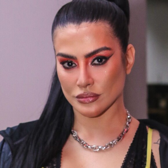 Cleo Pires lamenta críticas ao corpo após polêmica em evento nesta sexta-feira, dia 05 de julho de 2019