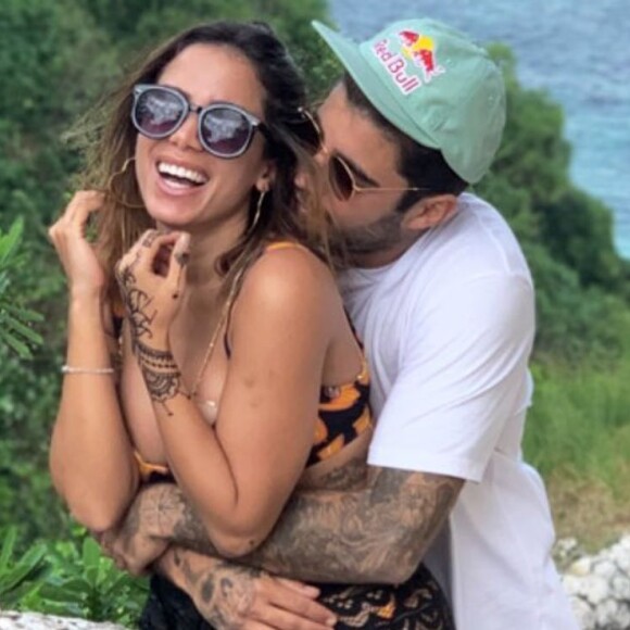 Pedro Scooby, namorado de Anitta, não deve estar presente pois está com os filhos em Portugal