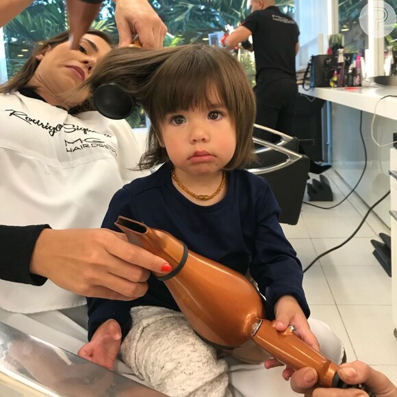 Andressa Suita elogiou corte de cabelo de Linda, filha de Adriana Sant'Anna
