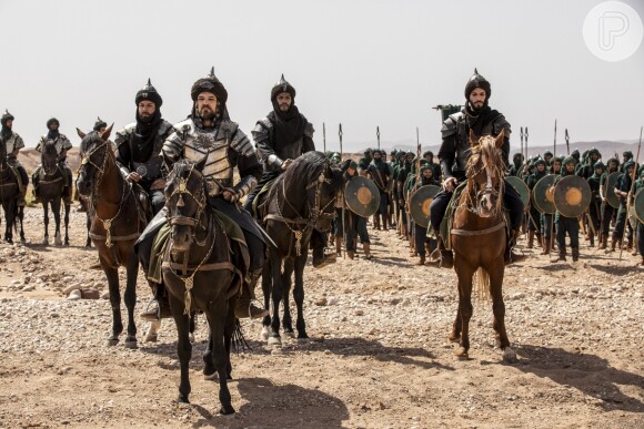 Na novela 'Jezabel', a tropa da Síria se aproxima e faz Hannibal (Rafael Sardão) dar ordem de recuo no capítulo de segunda-feira, 15 de julho de 2019