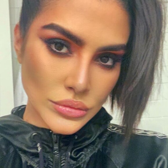 Cleo foi apoiada pelos pais, Gloria Pires e Fabio Junior, após responder críticas sobre seu corpo