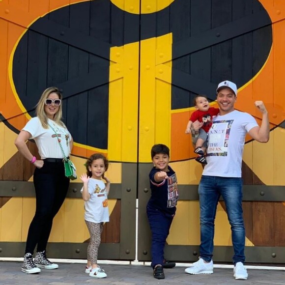 Filhos de Wesley Safadão foram internados com pneumonia em abril de 2019
