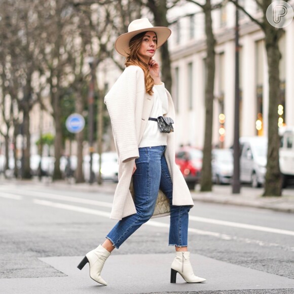 Calças da moda: o modelo de calça jeans reta mais curto também é tendência