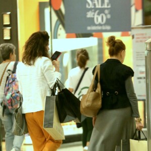 Giovanna Antonelli foi flagrada no shopping Rio Design Barra, no Rio de Janeiro, nesta terça-feira, dia 30 de julho de 2019