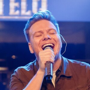 Sobrinho de Michel Teló arrancou aplausos do público em show do cantor