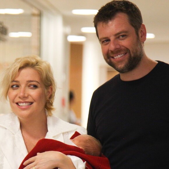 Luiza Possi se surpreendeu com tamanho do filho, Lucca, de 1 mês: 'Só consigo pensar o quando o meu filhote já cresceu!'