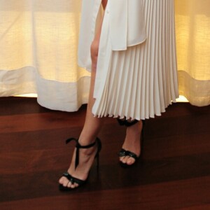 Camila Queiroz vestiu look Hugo Boss na festa da revista GQ Brasil