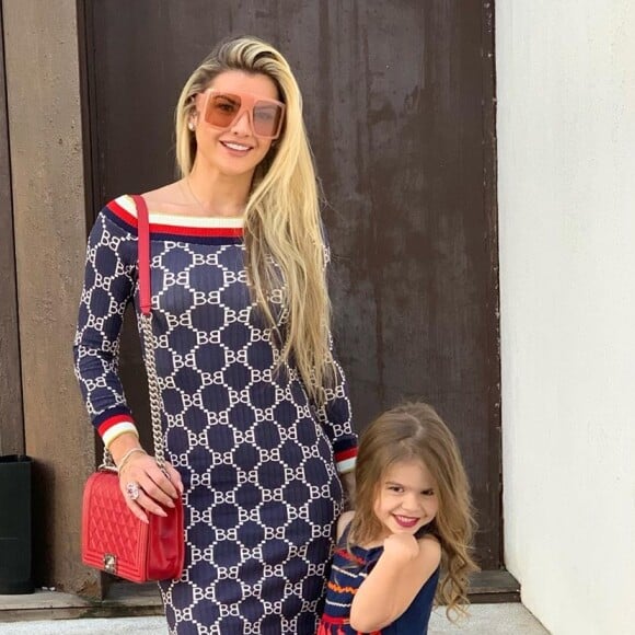 Filha de Mirella Santos, Valentina é referência de moda com produções caprichadas na web