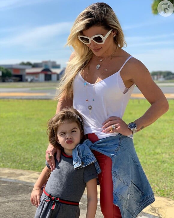 Valentina é sucesso nas redes sociais da mãe, Mirella Santos