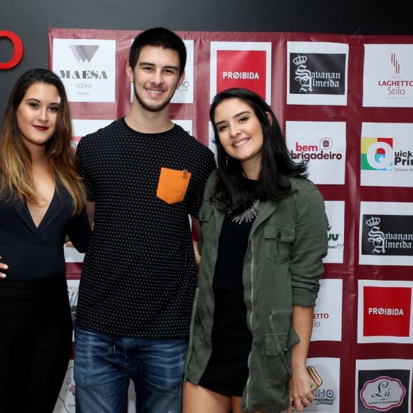 Fátima Bernardes é mãe dos trigêmeos Beatriz, Vinicius e Laura, de 21 anos