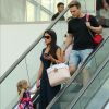 Thais Fersoza e Michel Teló foram com os filhos, Melinda e Teodoro, em shopping na Zona Oeste do Rio de Janeiro