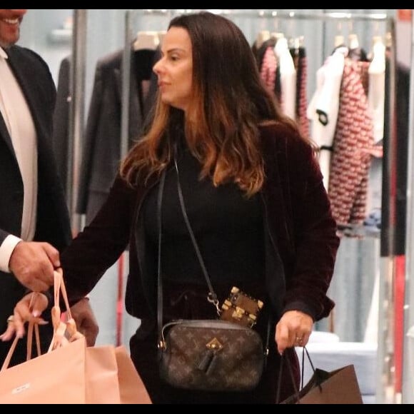 Viviane Araujo vai as compras no shopping Village Mall, na Barra da Tijuca, na noite desta quarta-feira, 14 de agosto de 2019