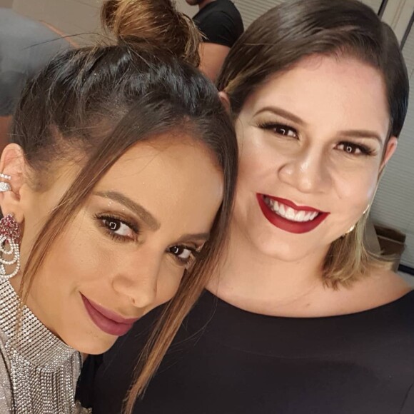 Anitta tieta Marília Mendonça em bastidor do 'Criança Esperança'