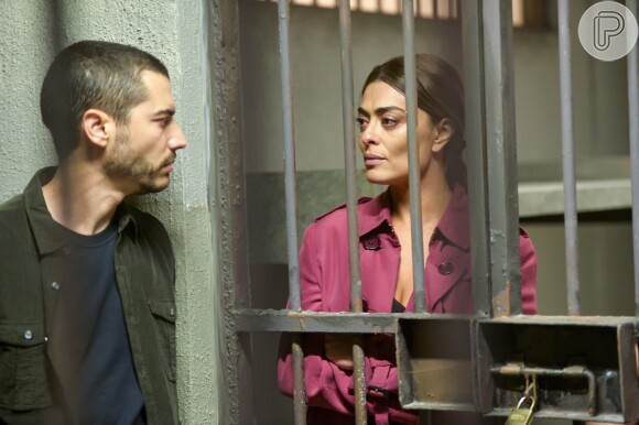 Maria da Paz (Juliana Paes) é presa após atirar em Régis (Reynaldo Gianecchini) ao flagrá-lo com a filha na novela 'A Dona do Pedaço'