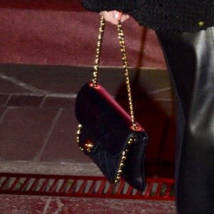 Larissa Manoela chamou atenção de bolsa Chanel