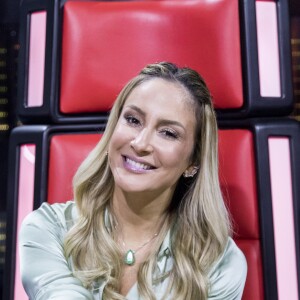 Claudia Leitte se derrete pela filha, Bela: 'Antes mesmo de te formar no ventre materno, Eu te escolhi; antes que viesses ao mundo, Eu te separei e te designei para a missão de profeta para as nações! Seja bem-vinda, minha estrela'