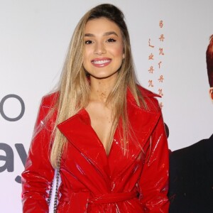 Irmã de Luan Santana, Bruna Santana prestigia lançamento de novo álbum do sertanejo