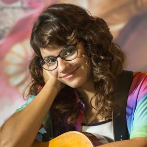 Raíssa (Dora de Assis) tem crise de ansiedade ao gravar clipe para concurso na novela 'Malhação: Toda Forma de Amar'