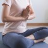 Compulsão alimentar: meditação e mindfulness são algumas das técnicas aconselhadas por nutricionistas para evitar o distúrbio