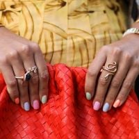 Skittles Nails: tudo sobre a tendência de nail art que já conquistou Marquezine