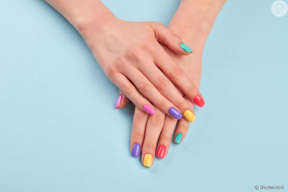 Unhas Coloridas Cores Quentes E Em Tons Neon Tambem Sao Bem Vindas Para As Mais Ousadas Purepeople Unhas desenhadas para colorir e imprimir. unhas coloridas cores quentes e em