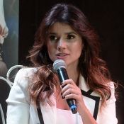 Paula Fernandes afasta mágoa de Luan Santana após polêmica: 'Torço por ele'