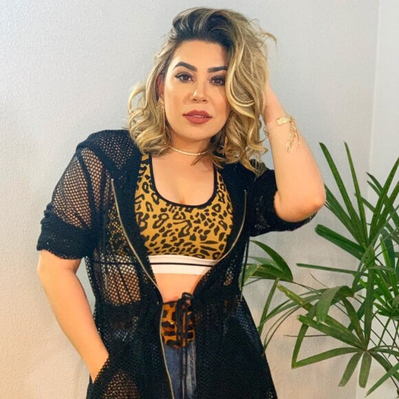 Naiara Azevedo ganhou elogios em foto com look animal print