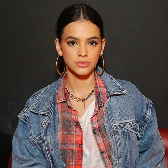 Bruna Marquezine mostra sala da mansão pela primeira vez nas redes sociais