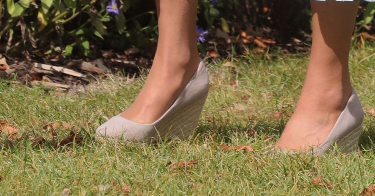 Kate Middleton usa salto nude estilo anabela em inauguração de jardim nesta  terça-feira, dia 10 de setembro de 2019 - Purepeople
