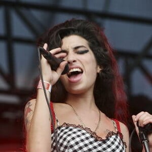 Amy Winehouse: cantora foi considerada um 'ícone fashion' pelo estilista Karl Lagerfeld