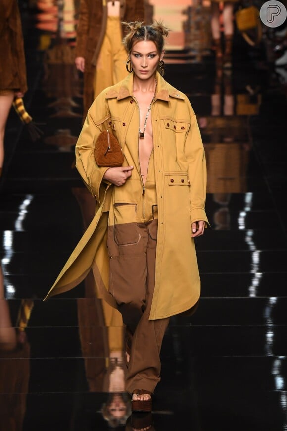 Na Semana de Moda de Milão, a Fendi mostrou que a tendência utilitária, com calça cargo e casacos com muitos bolsos, segue em alta