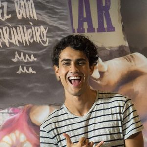 Guga, após beijar o namorado, Serginho, foi alvo de homofobia