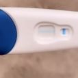 Thaeme Mariôto afasta nova gravidez após teste dar negativo: 'A mamentando a menstruação não vem' 