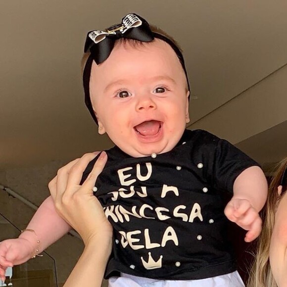 Thaeme Mariôto gosta de combinar looks com a filha, Liz