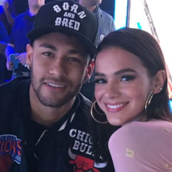 Bruna Marquezine citou o ex-namorado Neymar em uma brincadeira e agitou a web