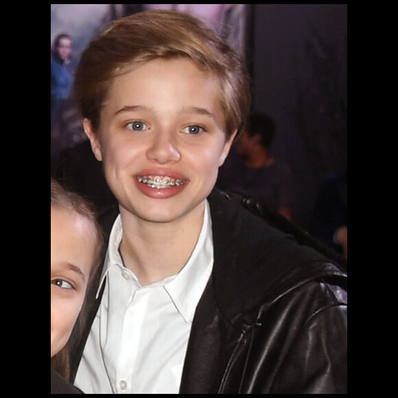 Filha de Angelina e Bradt, Shiloh fez sua primeira aparição após veículos internacionais noticiarem começarem a noticiar que a herdeira estaria fazendo um tratamento hormonal para dar início ao processo de transição para o sexo masculino