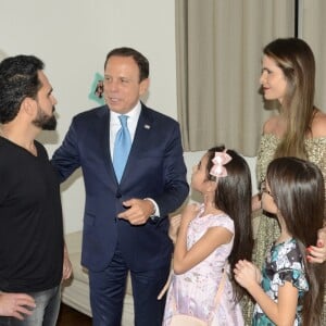 Luciano Camargo e a família receberam em camarim o governador de São Paulo, João Dória Jr.