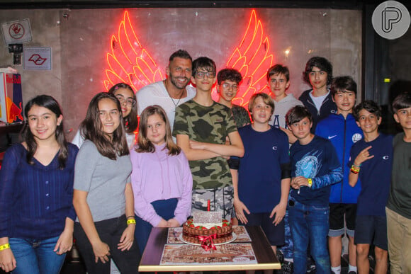 Filho de Henri Castelli e Isabeli Fontana, Lucas recebeu seus amigos em festa de aniversário