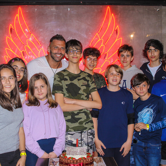 Filho de Henri Castelli e Isabeli Fontana, Lucas recebeu seus amigos em festa de aniversário