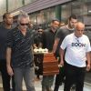 Caixão do ator e diretor Jorge Fernando deixou teatro do Rio no começo da tarde desta terça-feira, 29 de outubro de 2019