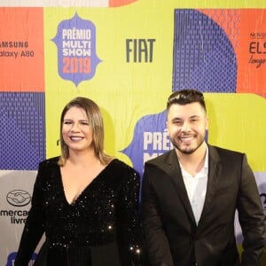 Marília Mendonça aposta em look de macacão com saia de tule enorme o Prêmio Multishow 2019 nesta terça-feira, dia 29 de outubro de 2019