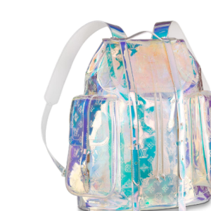 A mochila holográfica da Louis Vuitton está avaliada em R$ 21 mil