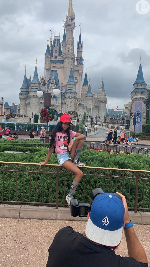 'Eu estou muito feliz que a minha Dinha tenha me trago para esse maravilhoso parque só que para mim é o maravilhoso mundo de Disney', comemorou Wenny Isa