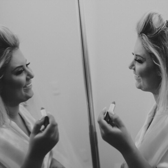 Mulher de Zé Neto, Natália Toscano se diverte com amigas em casamento em São Paulo nesta terça-feira, dia 05 de novembro de 2019